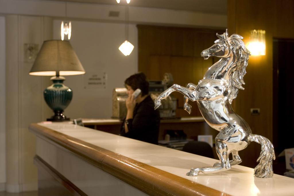Hotel Bassetto Ферентино Экстерьер фото