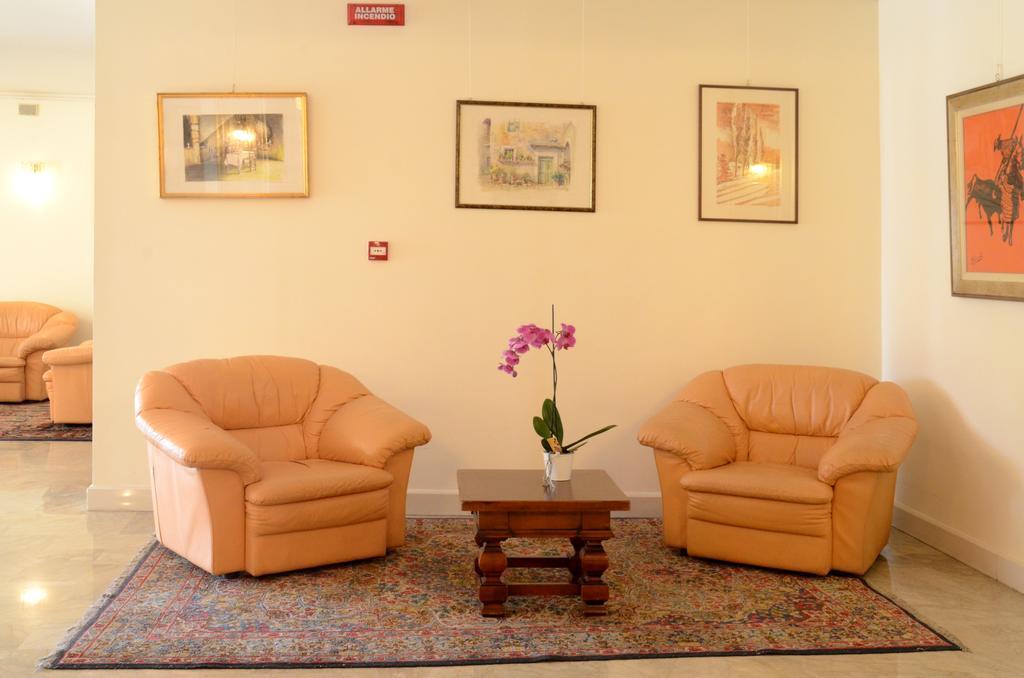 Hotel Bassetto Ферентино Экстерьер фото
