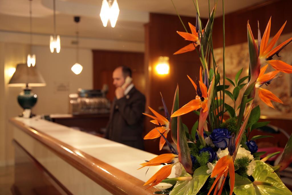 Hotel Bassetto Ферентино Экстерьер фото