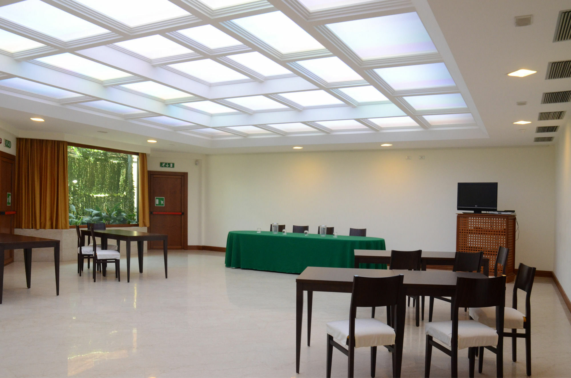 Hotel Bassetto Ферентино Экстерьер фото