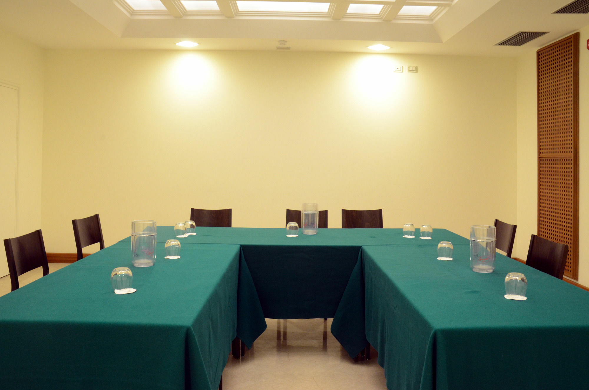 Hotel Bassetto Ферентино Экстерьер фото